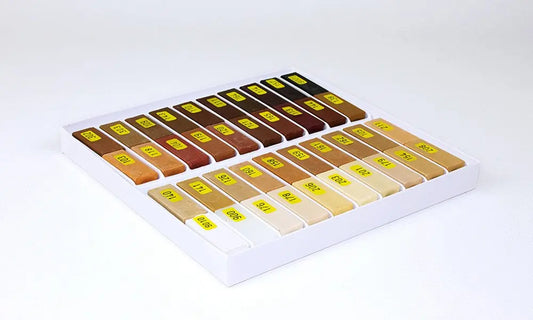 Hardvoks Serie 730 i tretoner, 40 x 4 cm. Profesjonelt fyllstoff for reparasjon av riper og skader på treoverflater. Høy kvalitet.