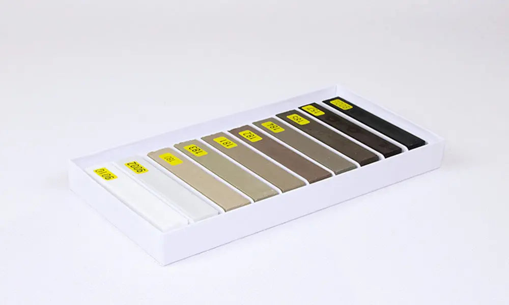 Hardvoks Serie 740 i vintage toner, 10 x 8 cm. For dype riper og hull på tre- og dekoroverflater. 10 RAL-farger. Smeltepunkt 81°C.