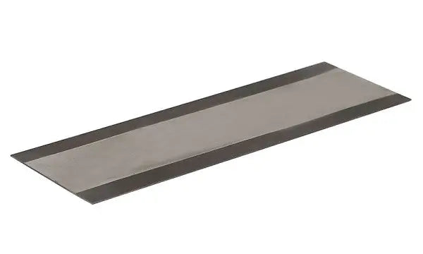 Lakkavtrekksblad i høykvalitets stål for jevn fjerning av fyllstoff og lakkdråper. Herdede skarpe kanter for presist arbeid på lakkoverflater.