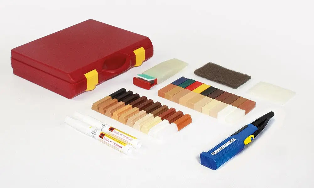 Komplett reparasjonssett for møbler og interiør. Reparer riper, bulker og skader på treoverflater enkelt og profesjonelt.