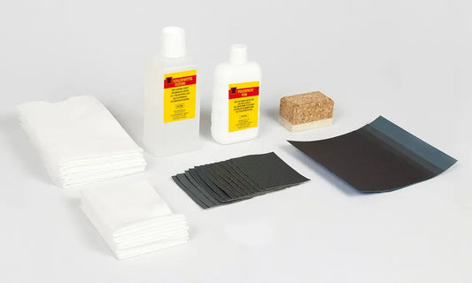 Manuelt slipe- og poleringssett for fjerning av fine riper. Gjenopprett optisk klarhet i akrylglass. Komplett med slipeleire og polerpasta.